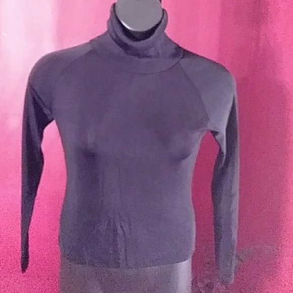 CABO Turtleneck SIZE M - Picture 2 of 3